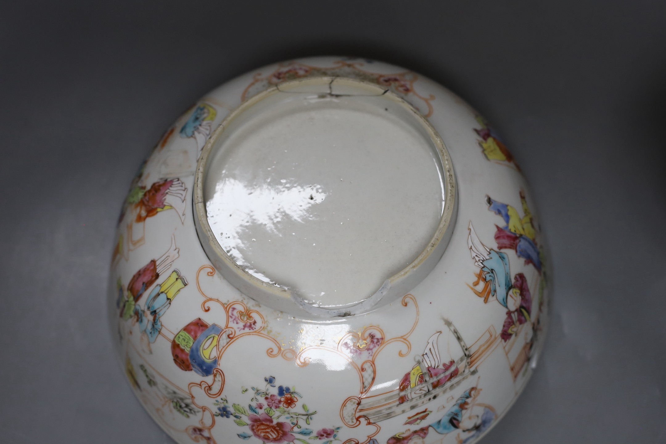 An 18th century Chinese export famille rose bowl and a similar mandarin pattern vase, bowl 26cm diameter
